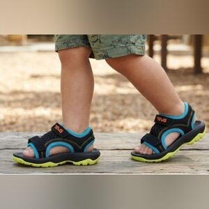NEW! TEVA Pysclone Sport Sandal NWT